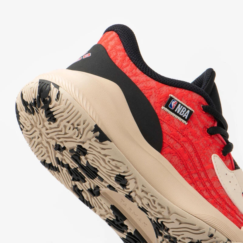 Chaussures De Basketball NBA Chicago Bulls Enfant - FAST 900 LOW-1 Rouge 8 Chaussures De Basketball NBA Chicago Bulls Enfant - FAST 900 LOW-1 Rouge – Image 8