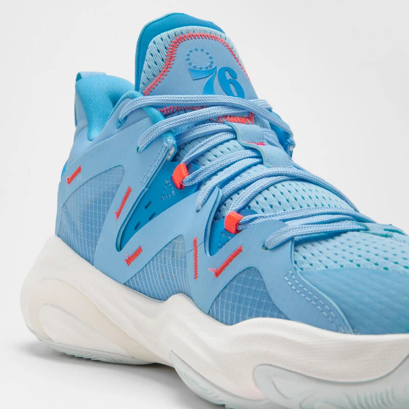 CHAUSSURES DE BASKETBALL PHILADELPHIA SIXERS HOMME/FEMME - 900 NBA MID-3 BLEU 4 CHAUSSURES DE BASKETBALL PHILADELPHIA SIXERS HOMME/FEMME - 900 NBA MID-3 BLEU – Image 4