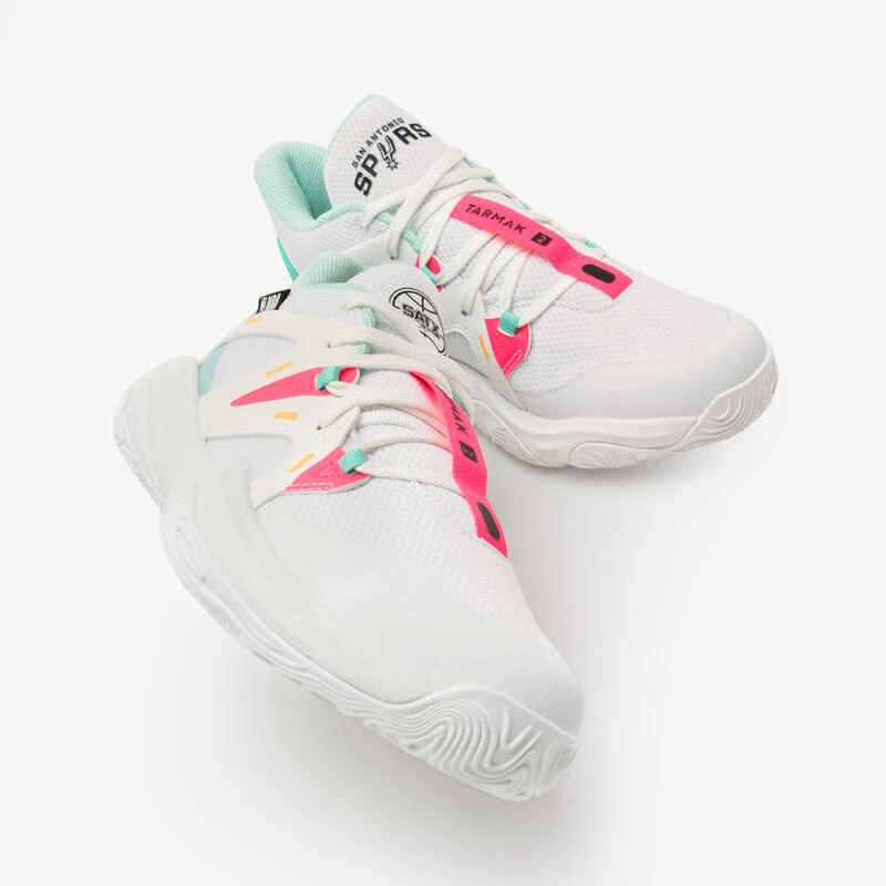 CHAUSSURES DE BASKETBALL SPURS ENFANT- 900 NBA MID-3 JR NOIR 5 CHAUSSURES DE BASKETBALL SPURS ENFANT- 900 NBA MID-3 JR NOIR – Image 5